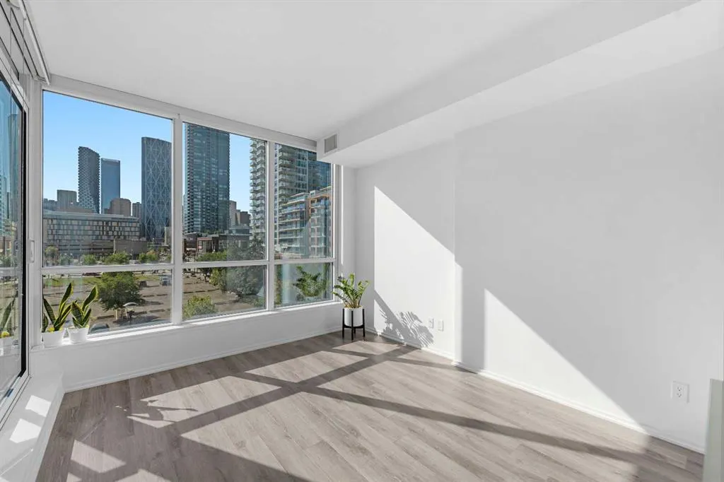 615 6 Avenue SE, #320