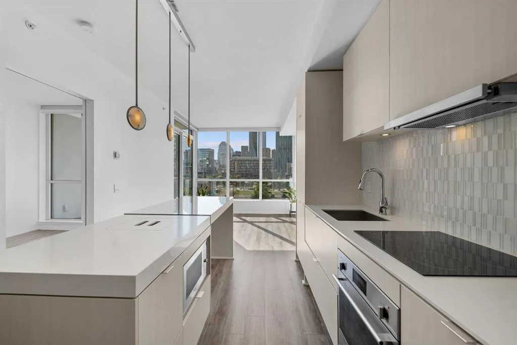615 6 Avenue SE, #320