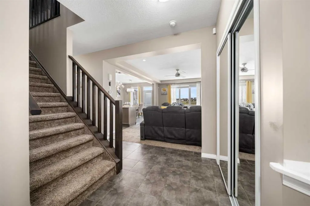 353 Windrow Crescent SW