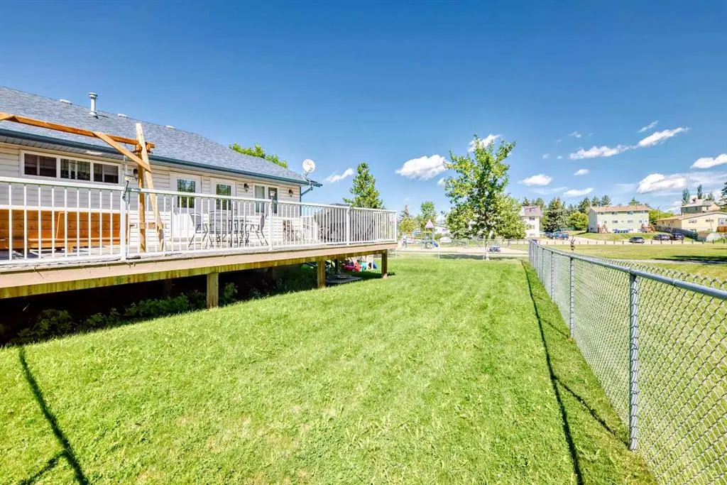 5515 52 Avenue Close