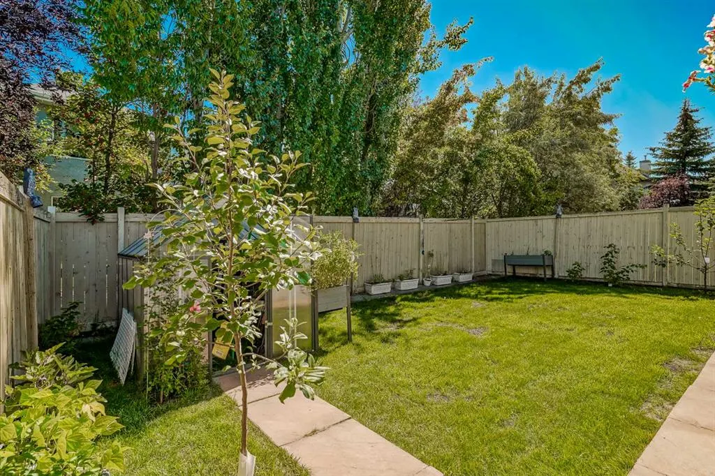 186 Everstone Drive SW