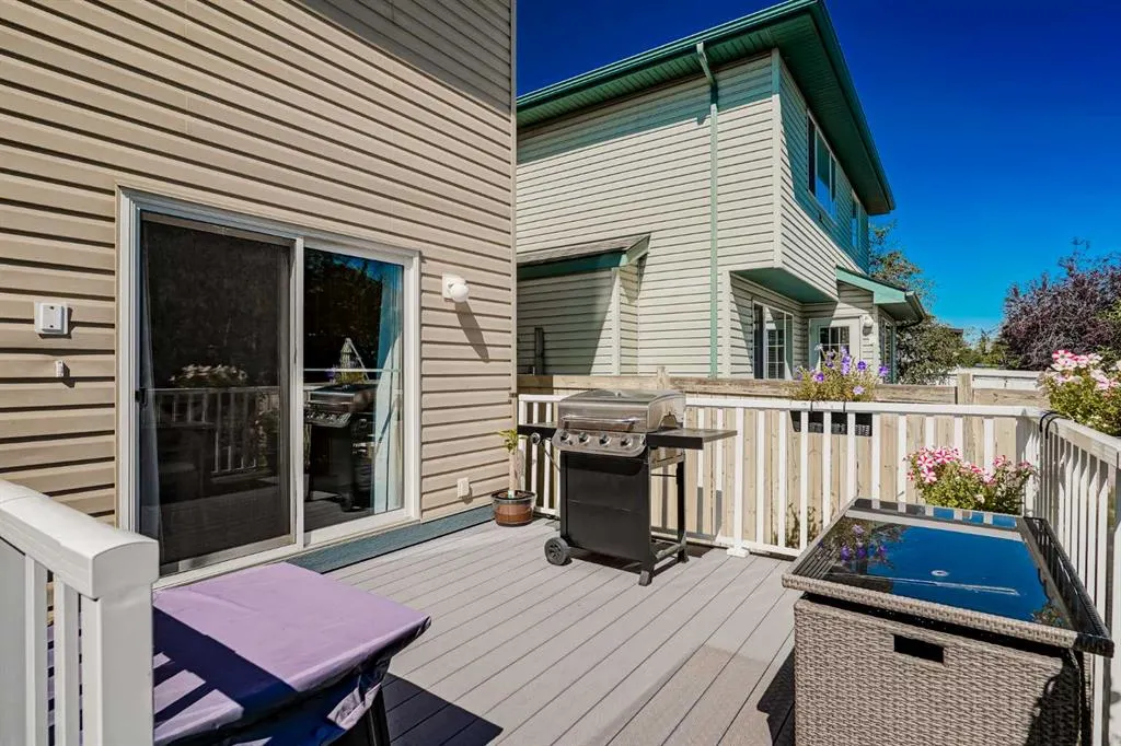 186 Everstone Drive SW