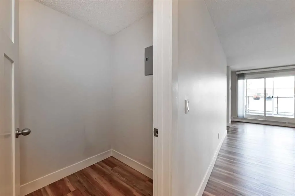 1915 26 Street SW, #203