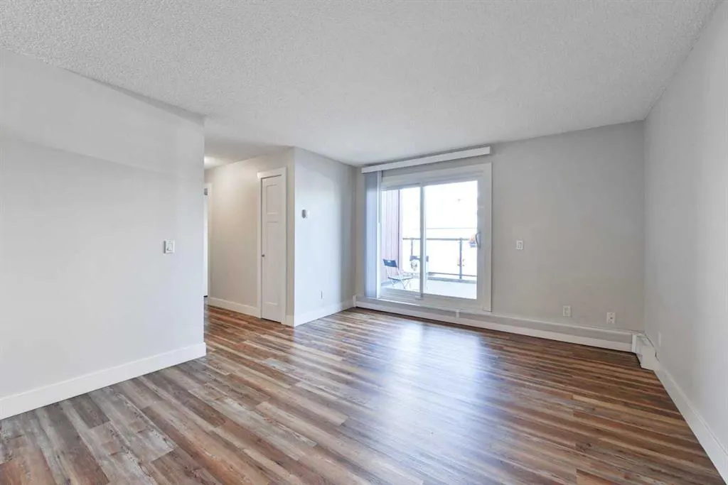 1915 26 Street SW, #203
