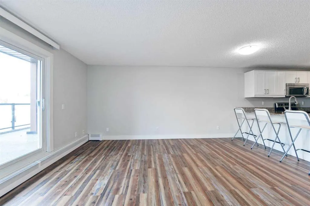 1915 26 Street SW, #203