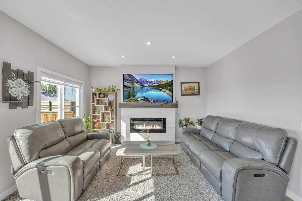 115 Savanna Way