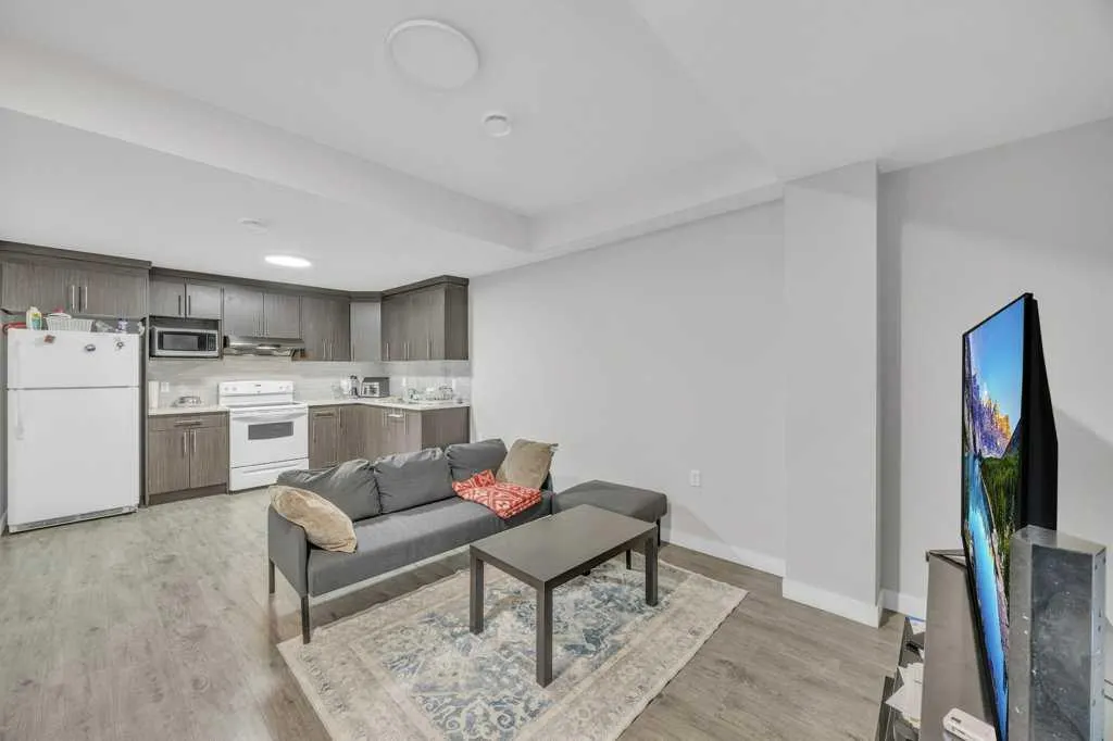 115 Savanna Way