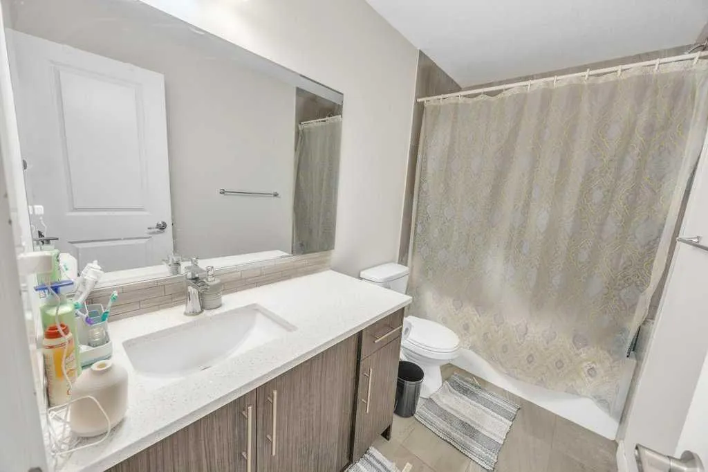 115 Savanna Way