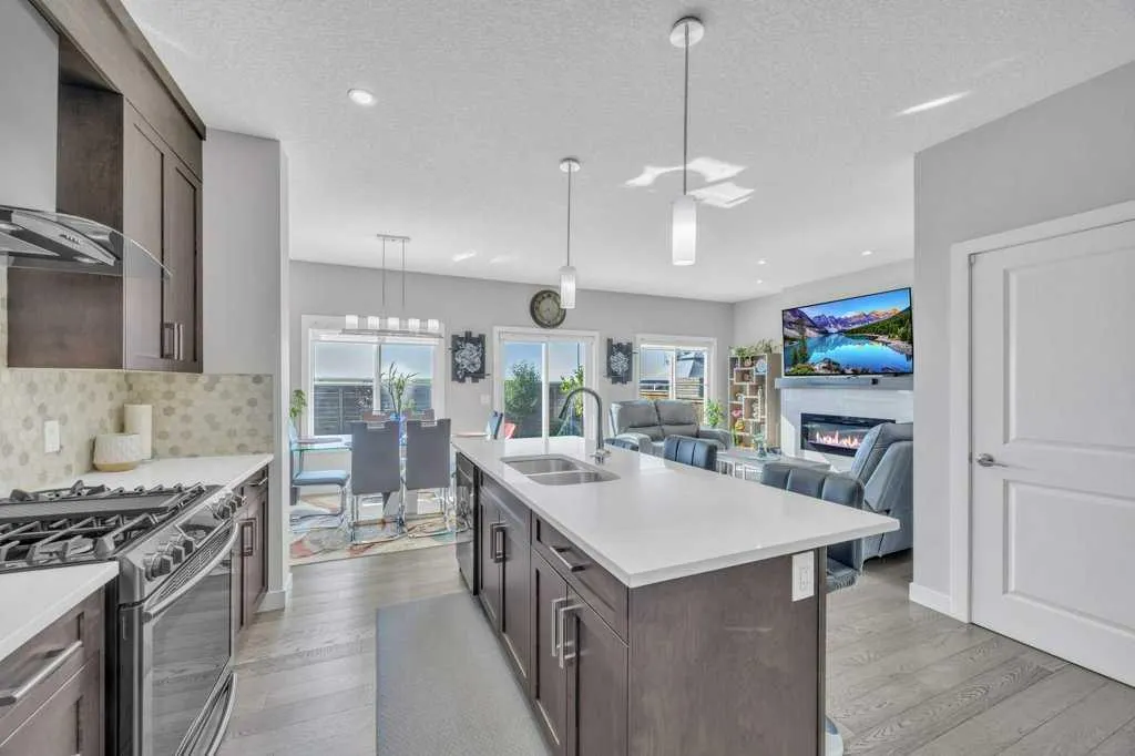 115 Savanna Way