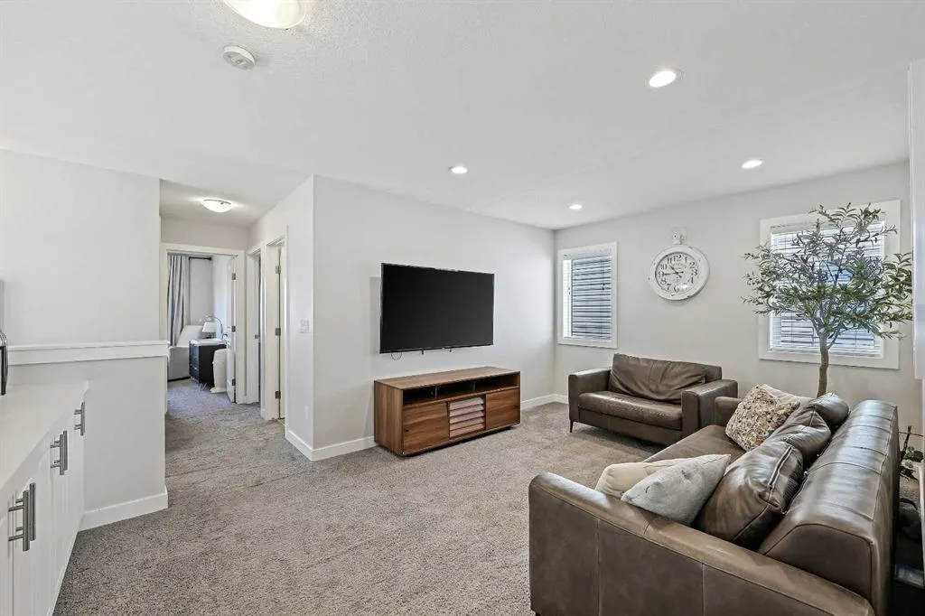 115 Bayview Circle SW
