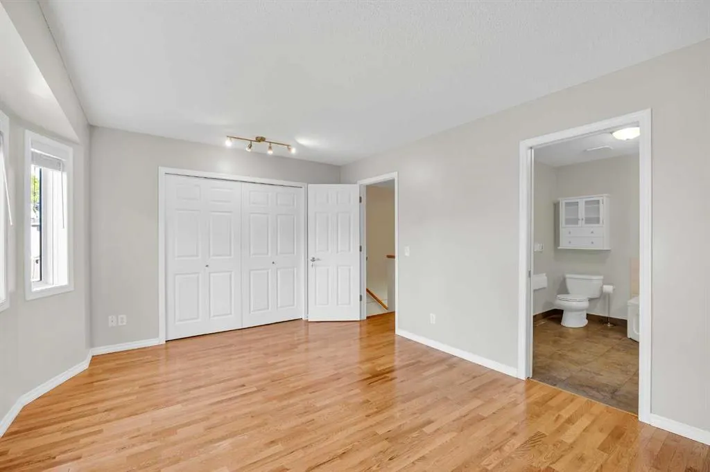 362 Regal Park NE