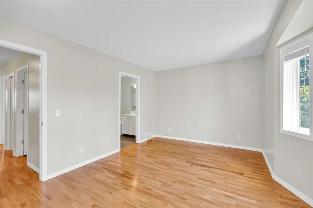 362 Regal Park NE