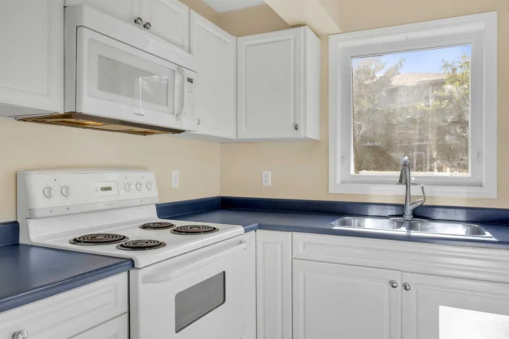 362 Regal Park NE