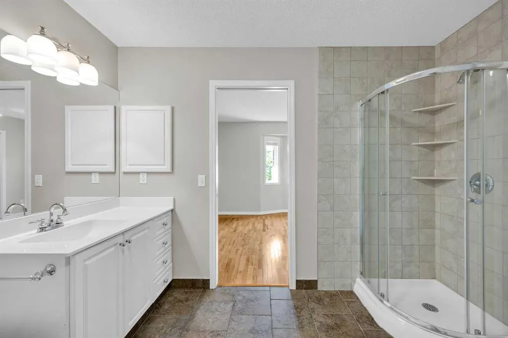 362 Regal Park NE