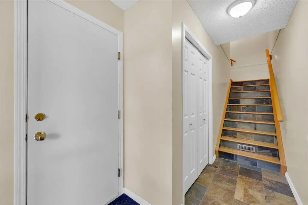 362 Regal Park NE