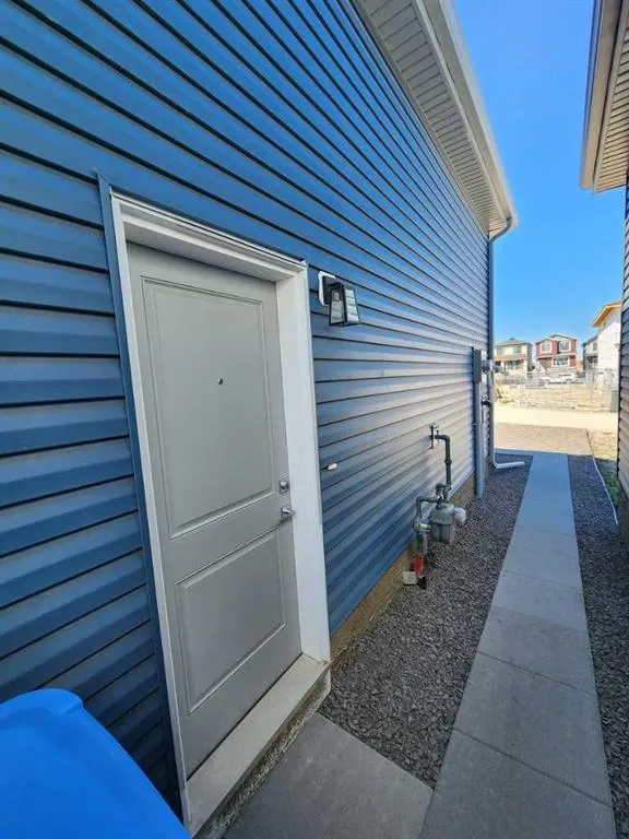 73 Herron Common NE