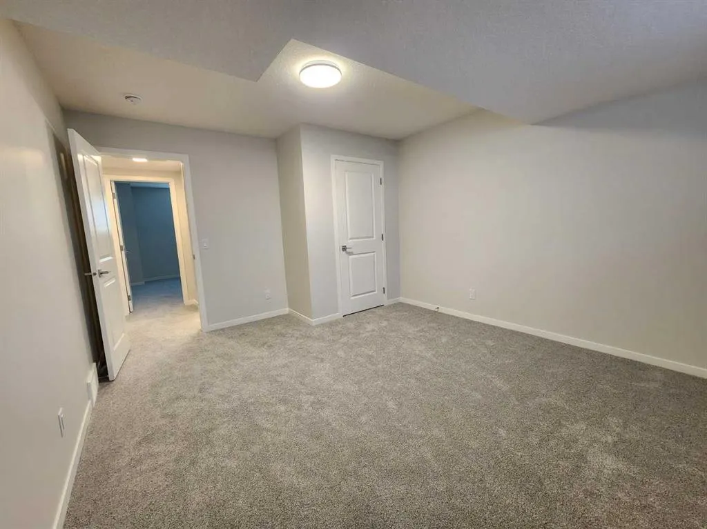73 Herron Common NE