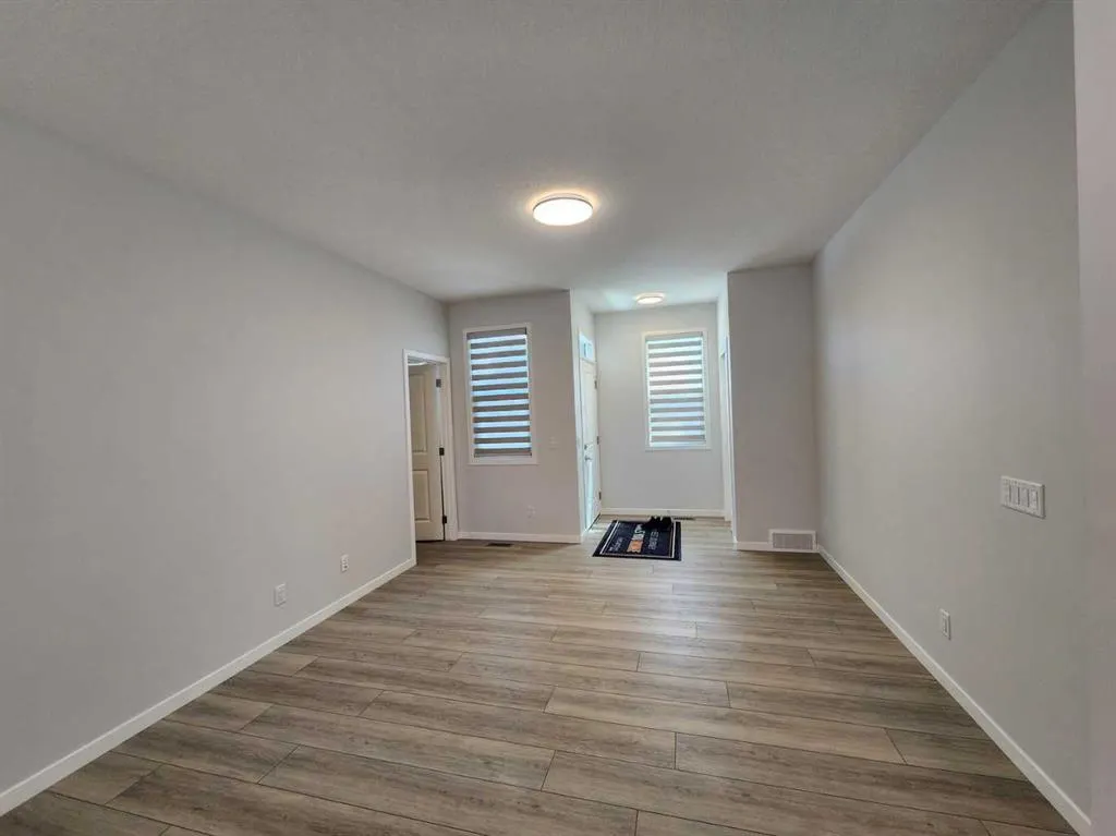 73 Herron Common NE