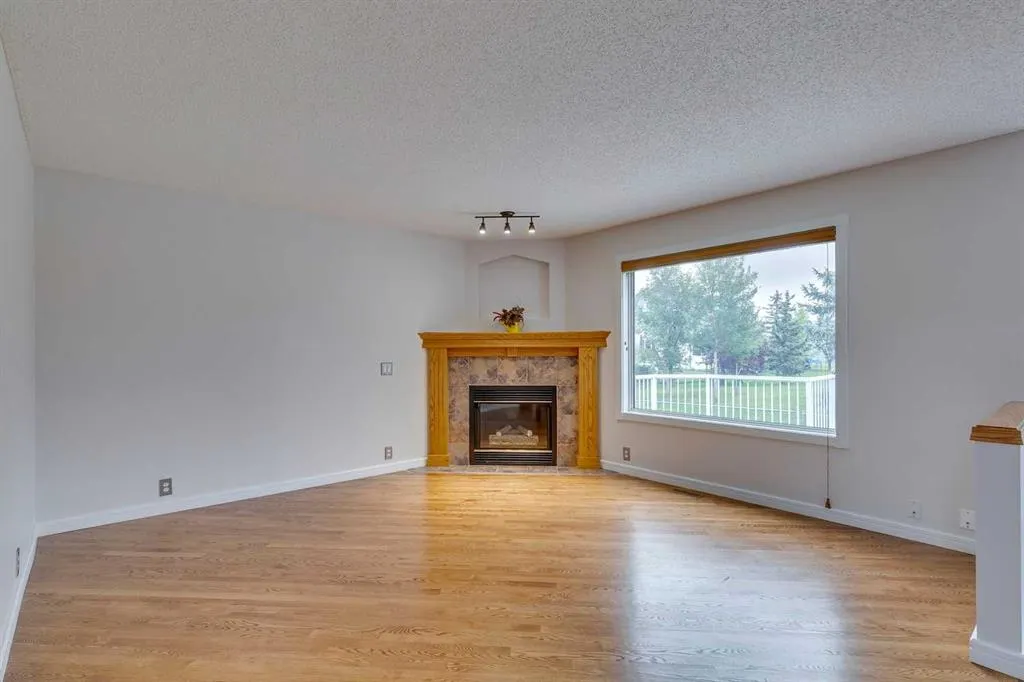 54 Somerset Way SW