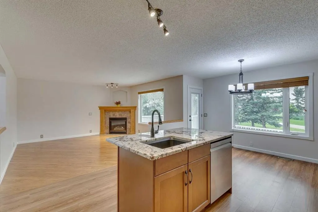 54 Somerset Way SW