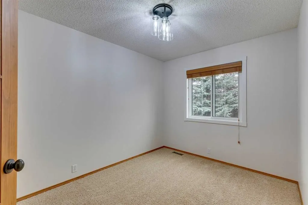 54 Somerset Way SW