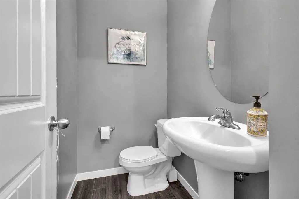 11 Copperpond Landing SE