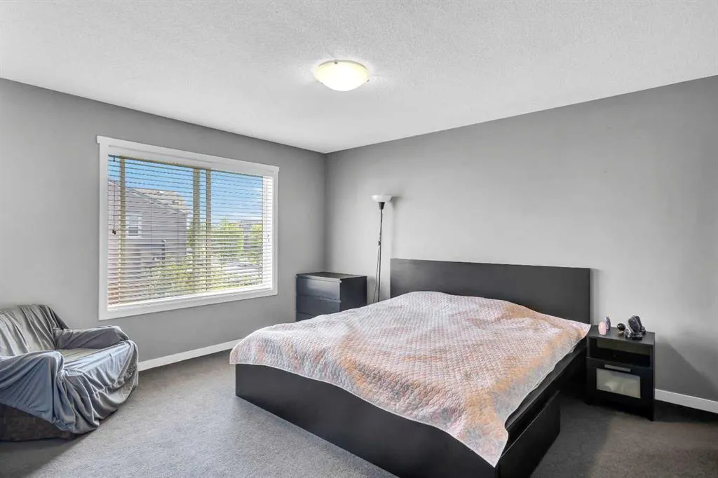 11 Copperpond Landing SE