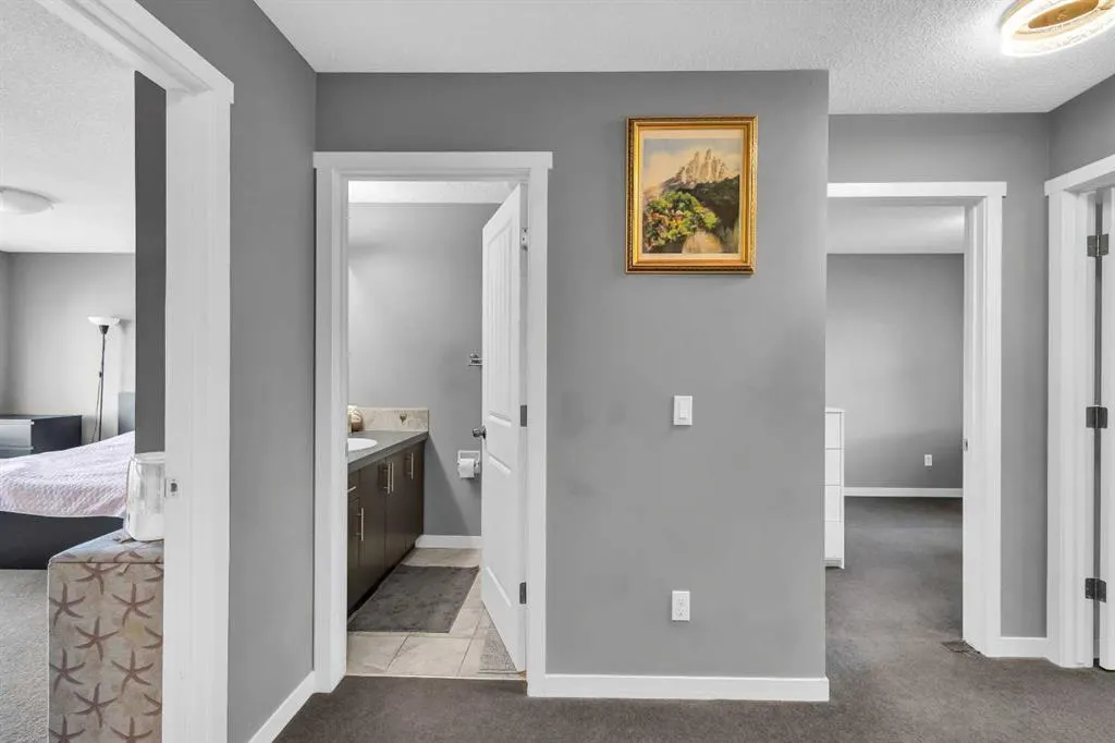 11 Copperpond Landing SE