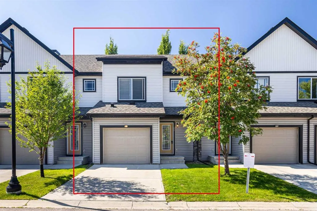 11 Copperpond Landing SE