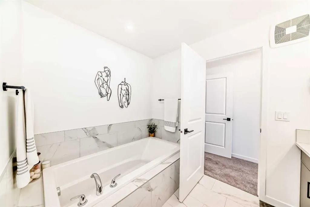 12 Magnolia Crescent SE
