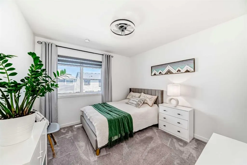 12 Magnolia Crescent SE