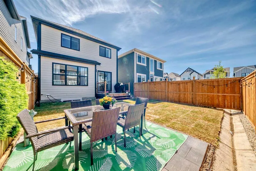 12 Magnolia Crescent SE