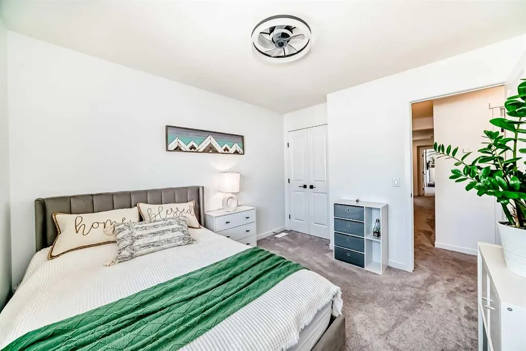 12 Magnolia Crescent SE
