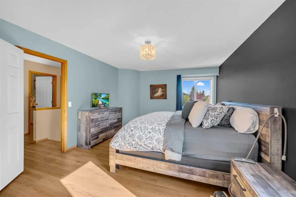 198 Panorama Hills Close NW