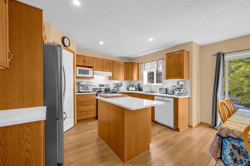 198 Panorama Hills Close NW