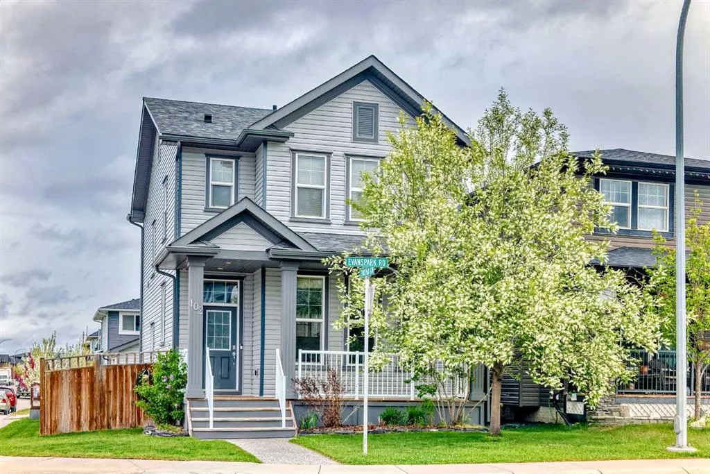 102 Evanspark Road NW