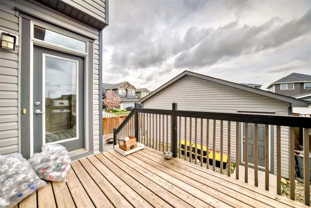 102 Evanspark Road NW