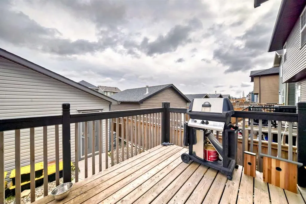 102 Evanspark Road NW
