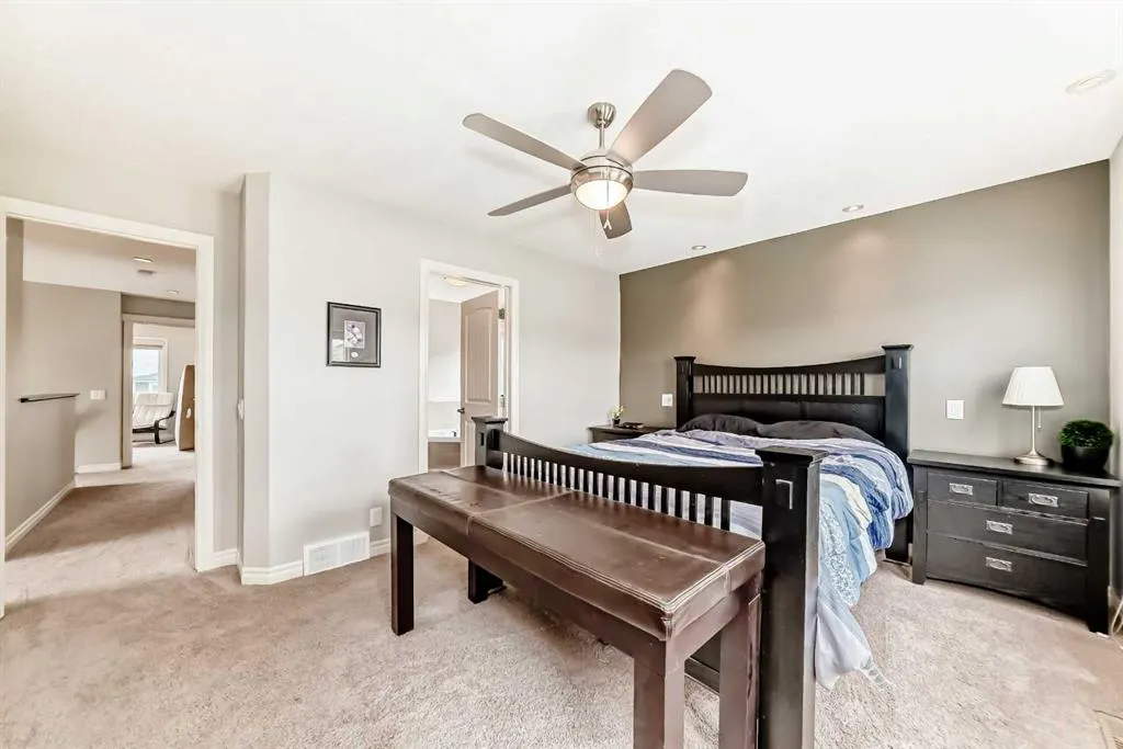 102 Evanspark Road NW