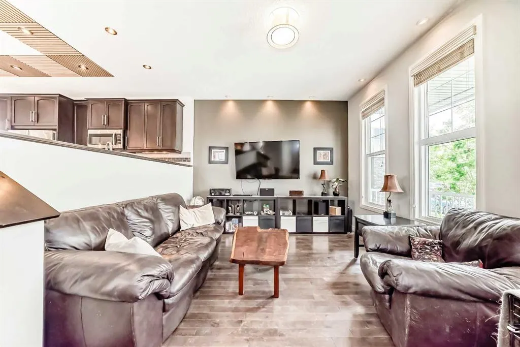 102 Evanspark Road NW