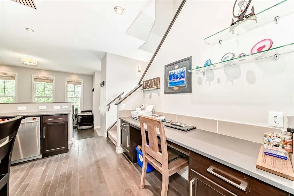102 Evanspark Road NW