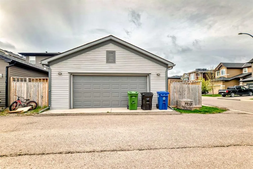 102 Evanspark Road NW