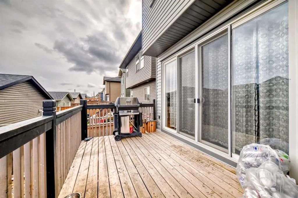 102 Evanspark Road NW