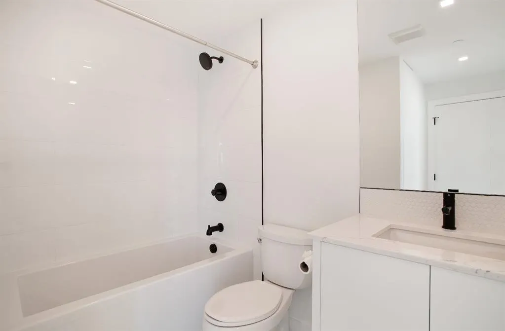 8505 Broadcast Avenue SW, #709