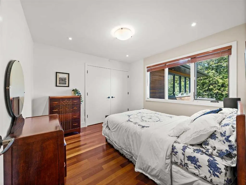 2716 Carleton Street SW