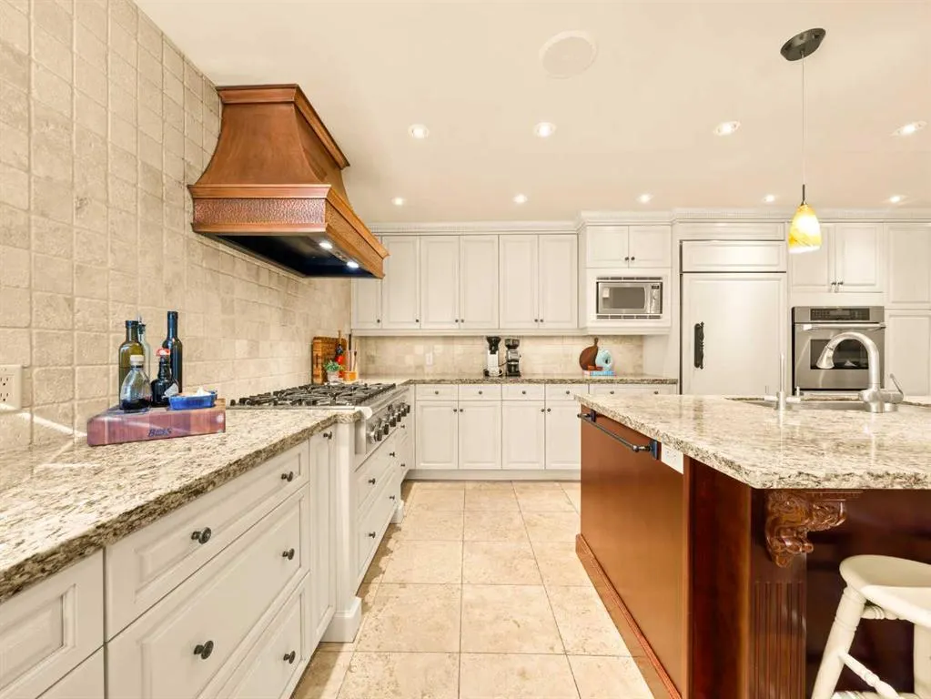 2716 Carleton Street SW