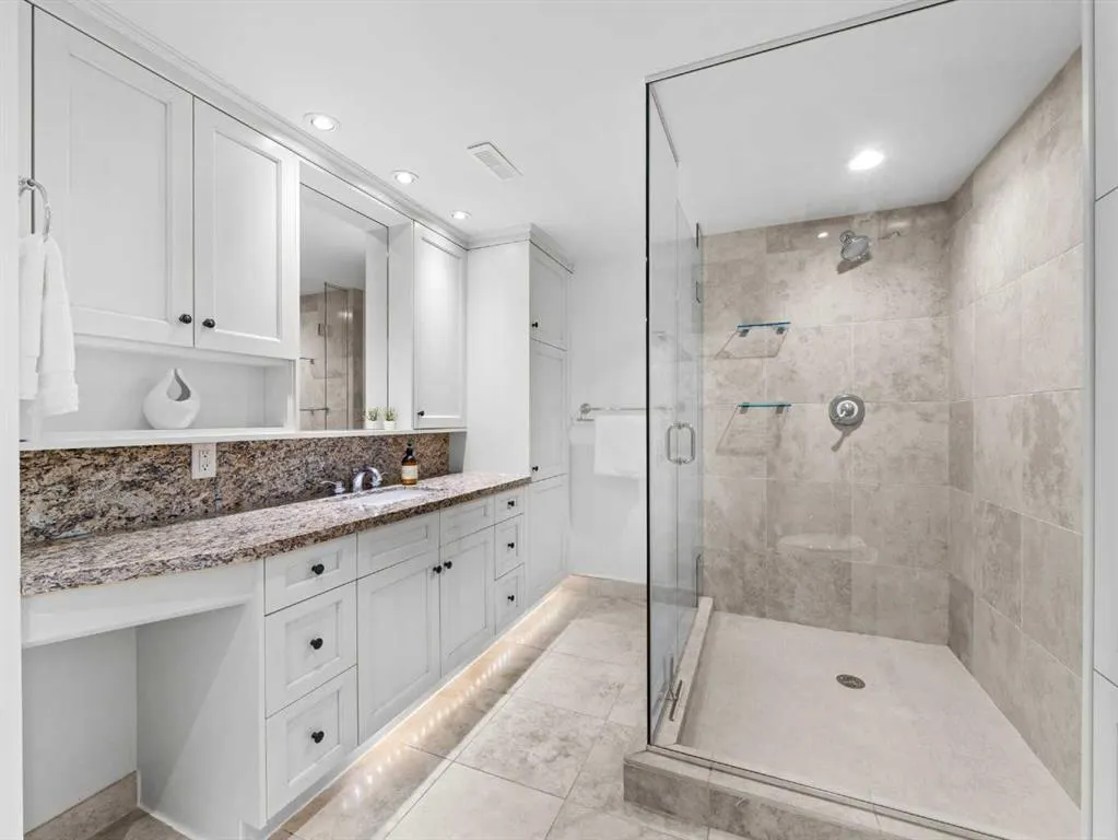 2716 Carleton Street SW