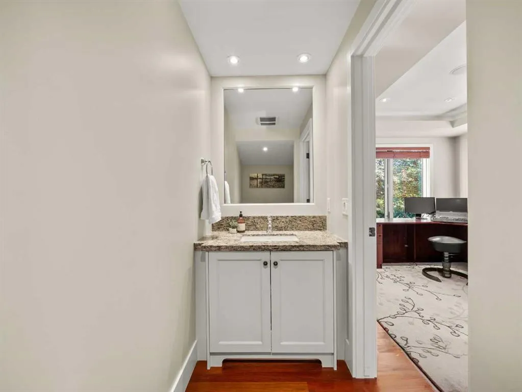 2716 Carleton Street SW