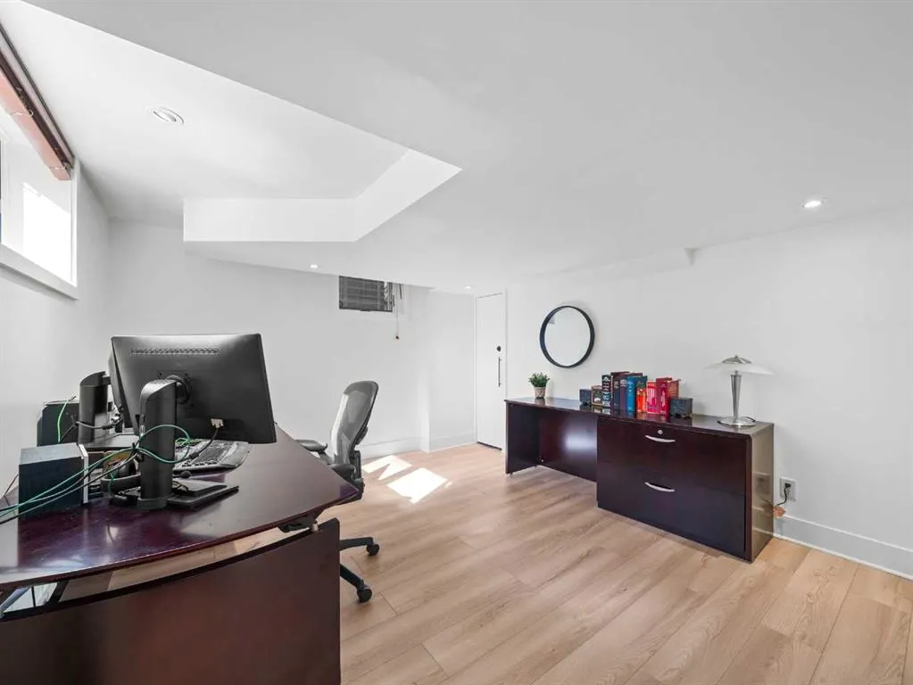 2716 Carleton Street SW