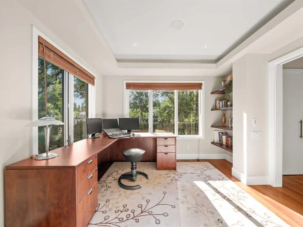2716 Carleton Street SW